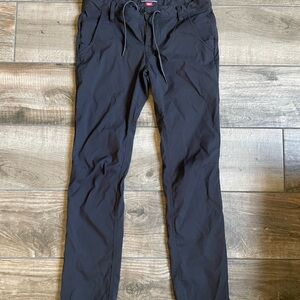 686 women’s Everywhere pant in black size 8